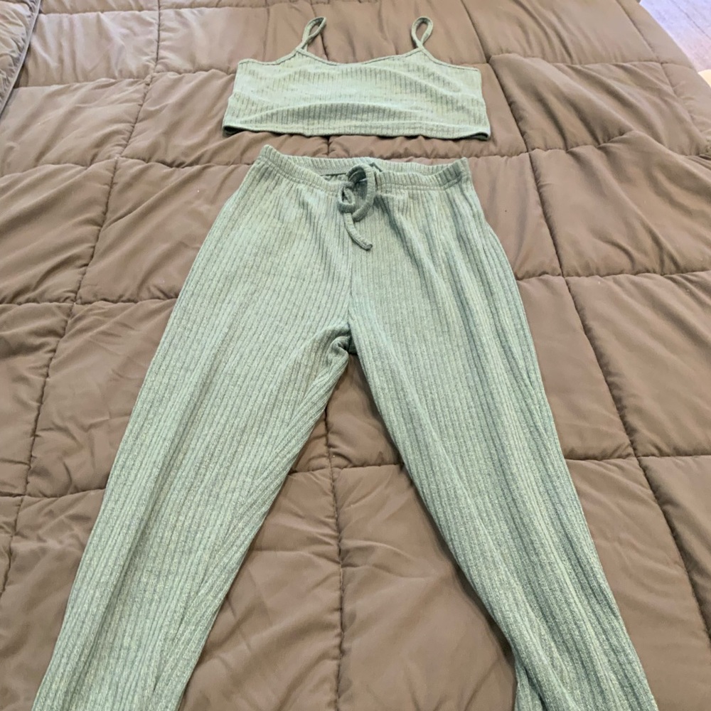 Teal crop top w leggings